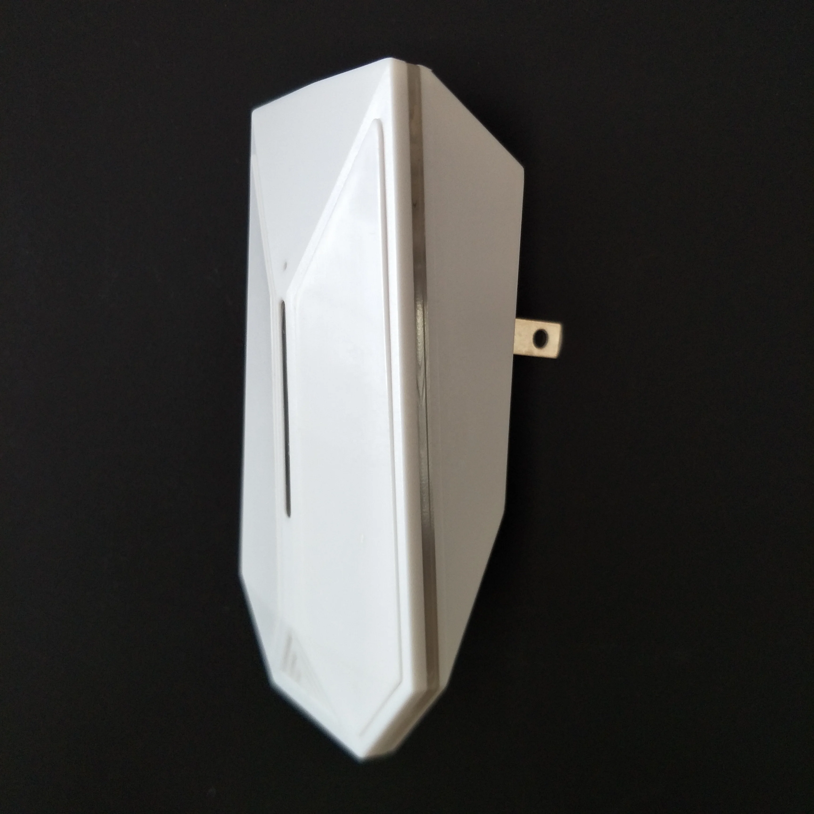 2019 Newest hot sale on Amazon electronic mosquito ultrasonic pest repeller