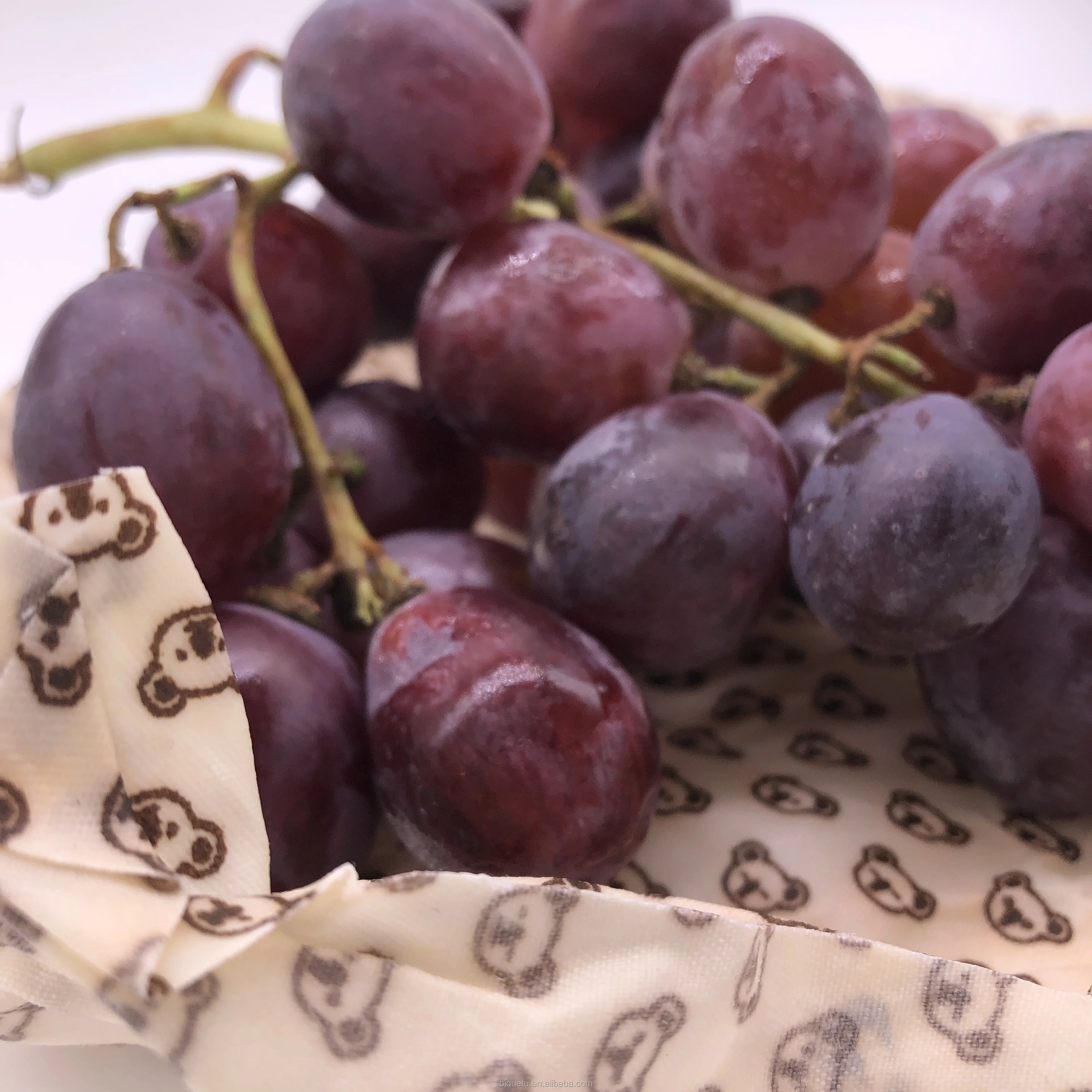 New Trend Kitchen Sustainable Eco- friendly Product Bees Wrap Reusable Food Film Made of Beeswax