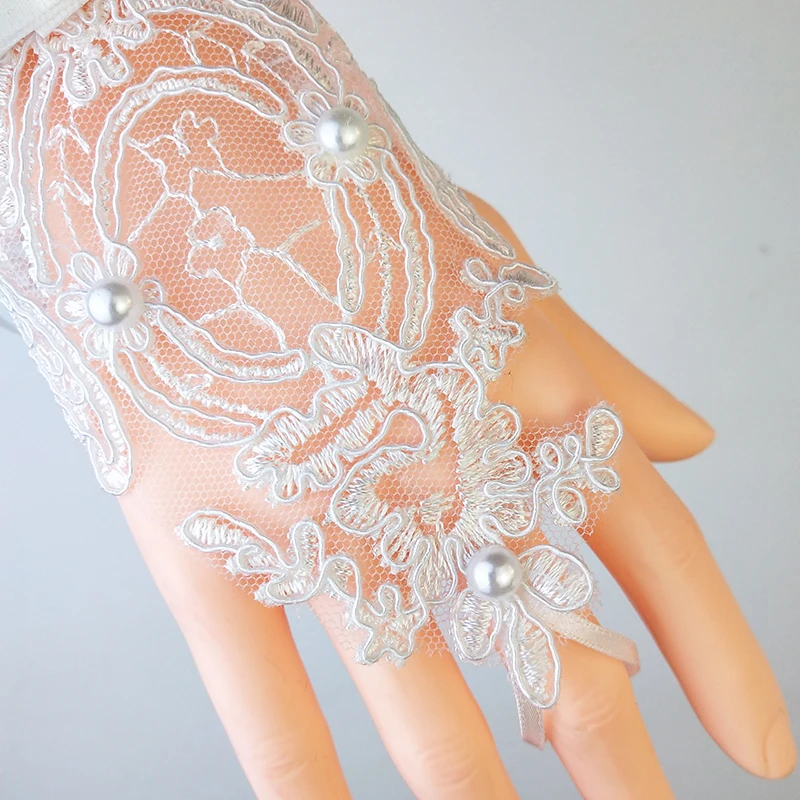 
Bridal Accessories Wholesale Lace Summer Sunscreen White pearls Beaded Decorative Fingerless Gloves 