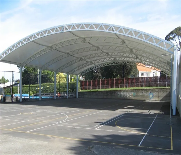 Уличная баскетбольная/теннисная/Бадминтонная площадка состоит из растягивающейся тканевой мембранной конструкции, покрытой стальной фермы