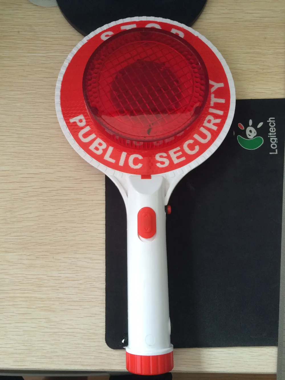Hand-Held Flashing Road Traffic LED Stop Signs for Safety Signal