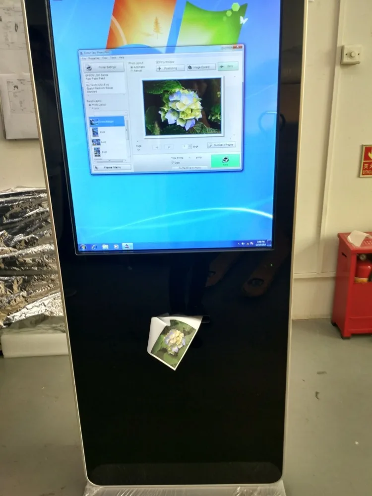 42 inch Windows system floor stand photobooth LCD digital signage
