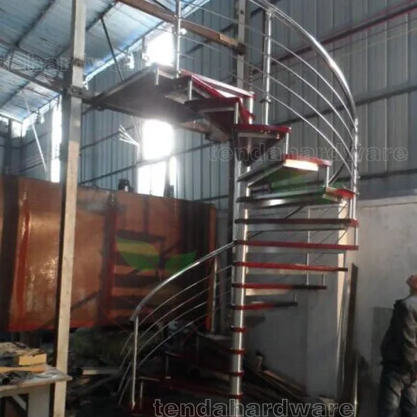 exterior usage metal spiral stairs with teak tread/ iron spiral stair