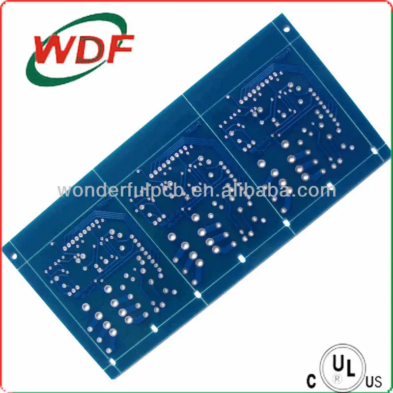 двухсторонняя печатная плата с голубым цветом