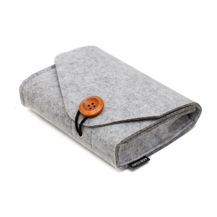
Manufacturing hot selling felt essential oil pouch case cosmetic carrying bag for roller essential oil 