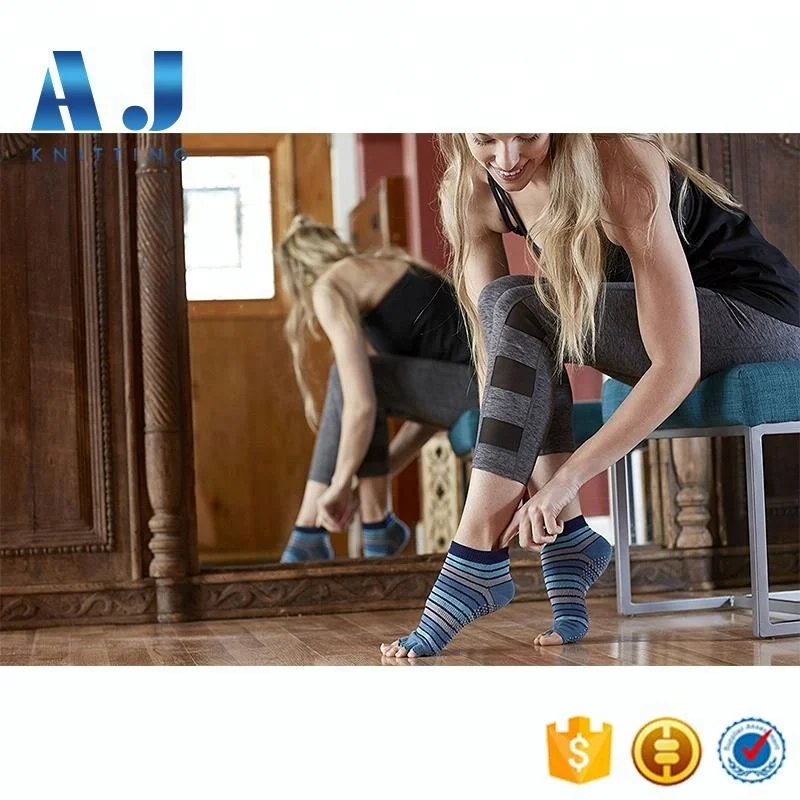 AJ18121 Unisex Customized Logo PVC Grip Non Skid Bamboo Yoga Open Toe Socks