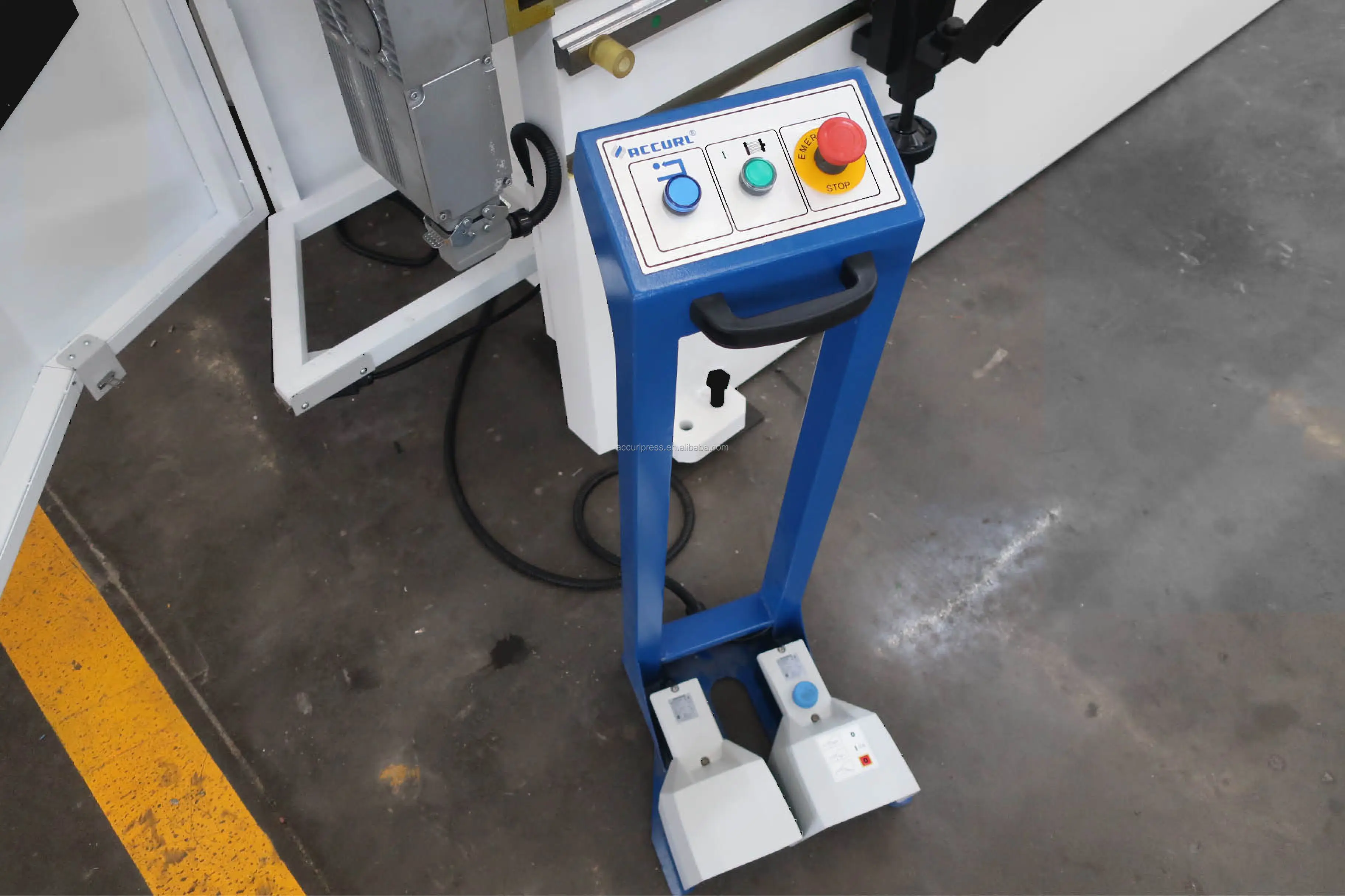 Accurl 4 axis DA58 system CNC 3200mm Euro Pro press brake