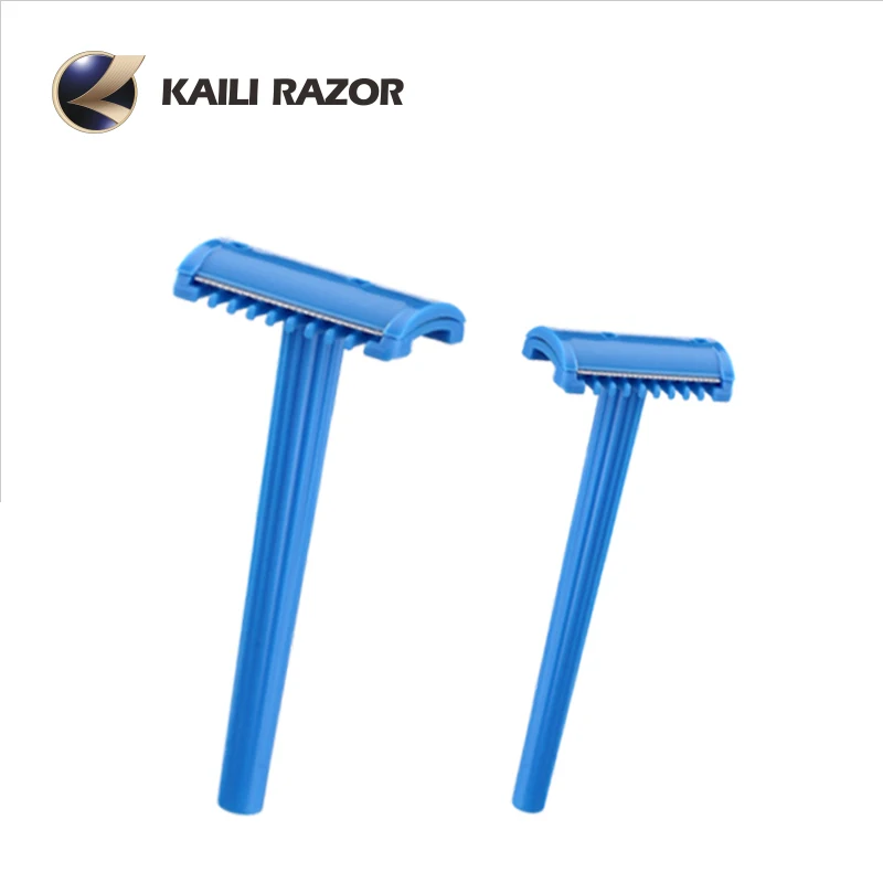 Single blade safety razor with comb, plastic handle and fixed head for shaving