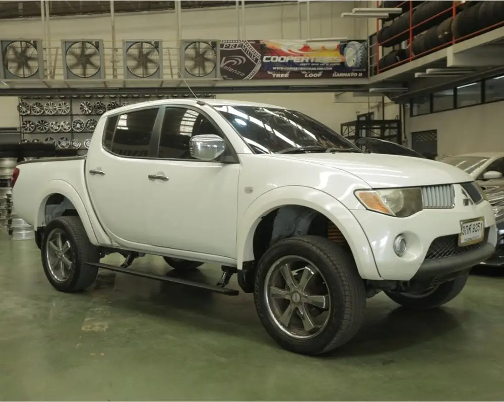 E-BOARD Pajero Sport Electric side step