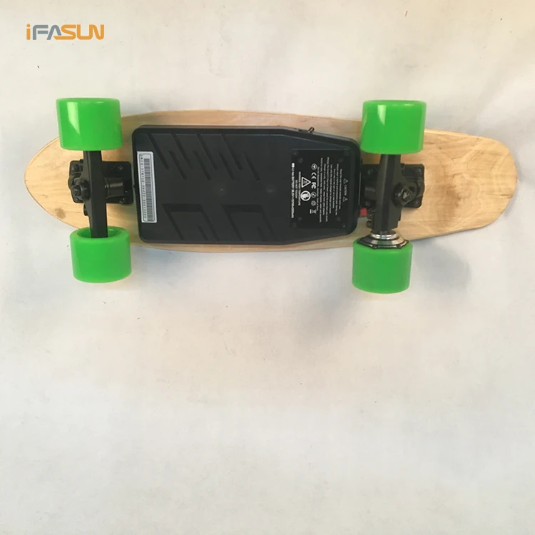 
2018 wholesale small fish plate boosted electric skate board remote control electric skateboard 
