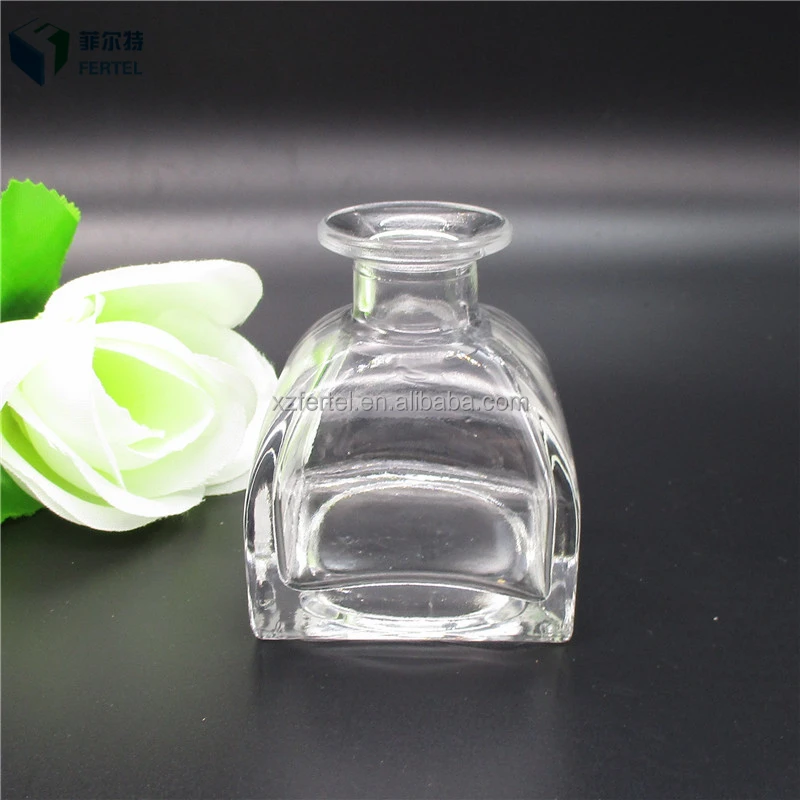 
50ml Mongolian Yurt Shaped Reed Diffuser Glass Aroma Bottle With Inner Cork And Wood Stick 