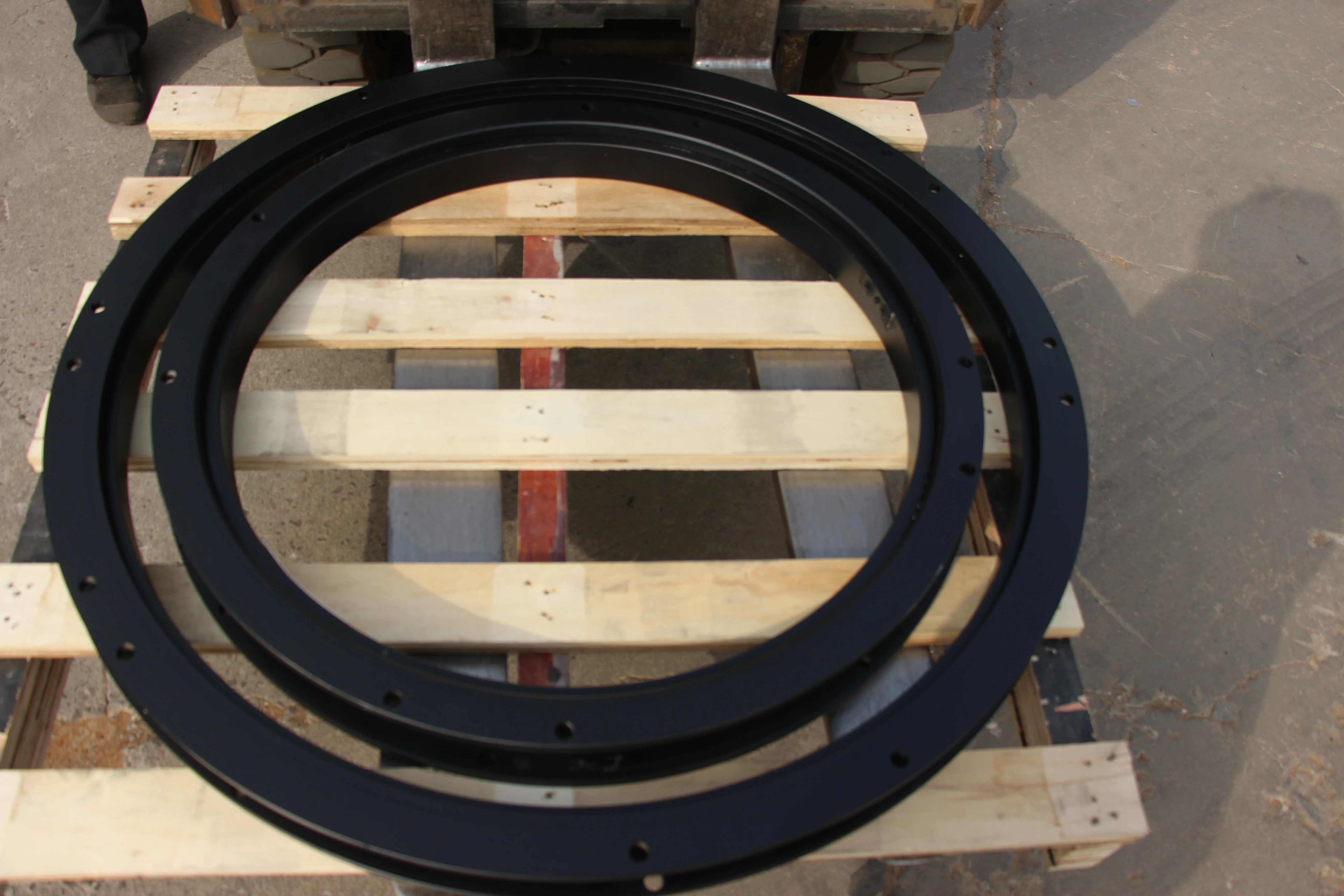 
880mm Casting ISO9001 Double Ball Heavy Duty Turntable Bearing 
