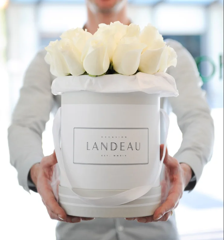 Custom design luxury dried flower/soap flower box with handle