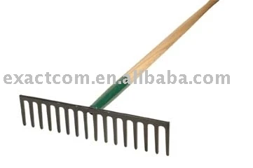 Кованые металлические грабли в инструментах