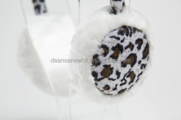 2024 Custom 100% Acrylic Leopard Pattern Fall Winter Warm Men Women Teen Multi Color Knit Earmuff With Music Speaker Headphone