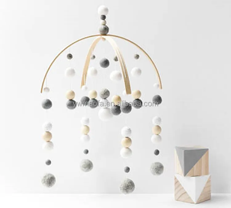 Factory-direct Wholesales Baby Nursery Mobile Kids Bed Room Felt Ball Decorations Mobile