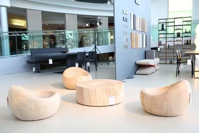 Wholesale Wooden Pouf Round Stool Living Room Lounge Chair  Solid Wood Round Ottoman