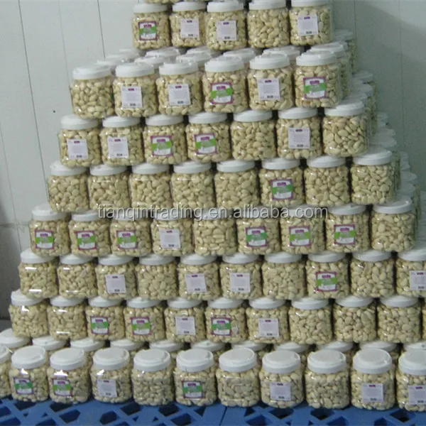 Очищенный чеснок в