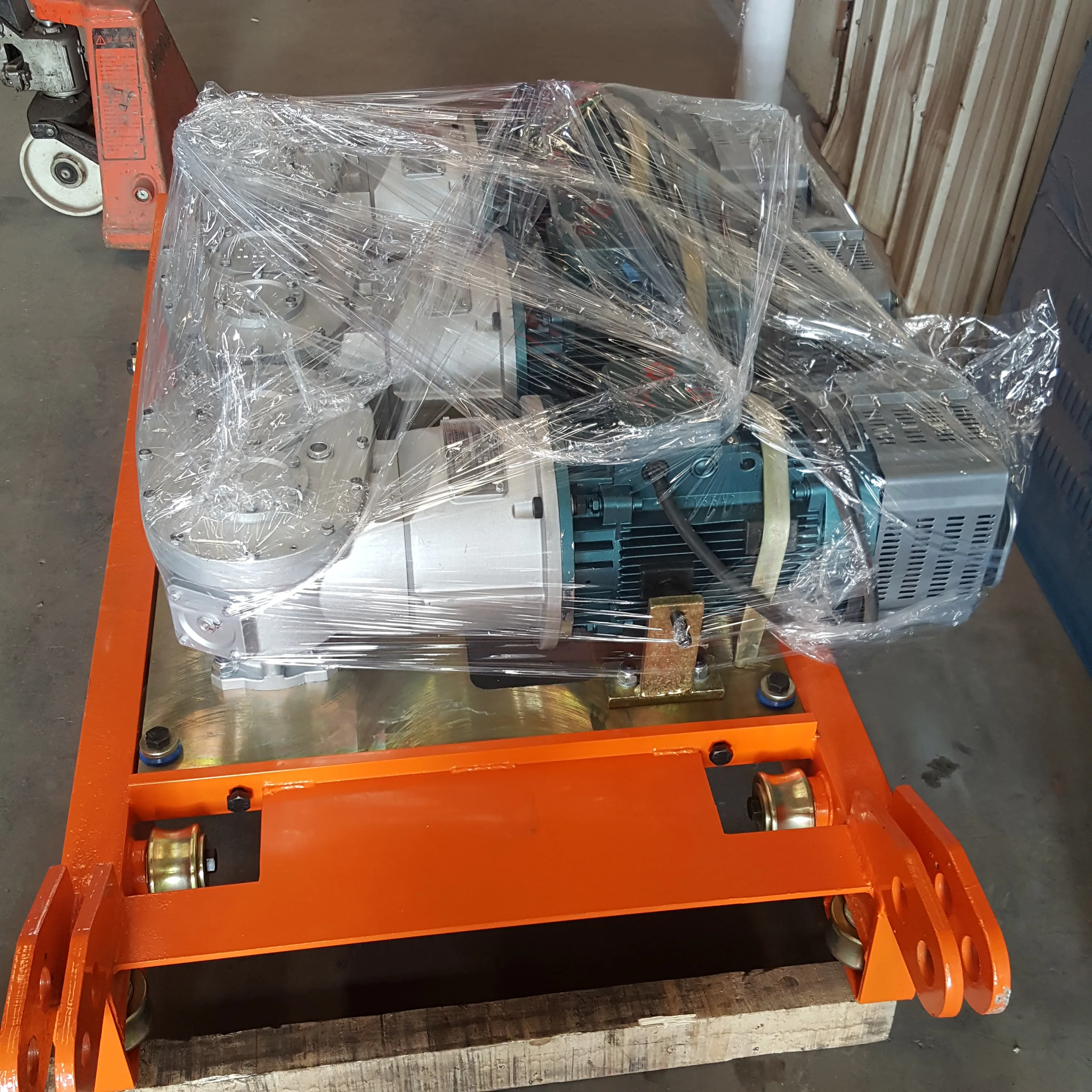 SC100 Single Cabin Construction Hoist to Lift Passenger and Cargo