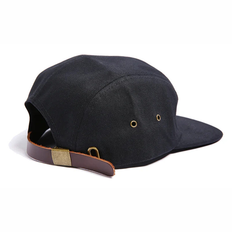 wholesale fashion flat brim hat 5 panel twill cap with leather strap