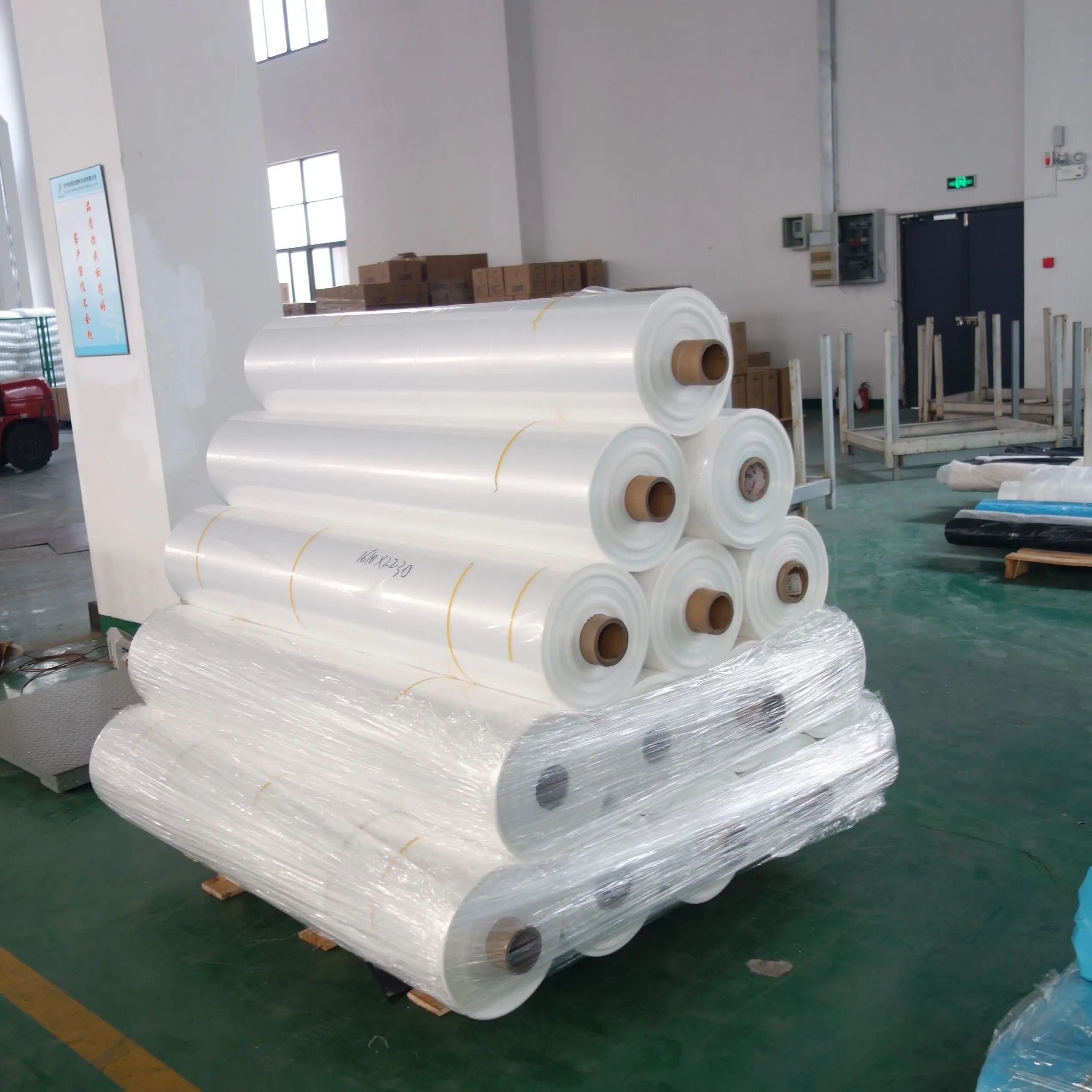 Eco-Friendly Shrink packing material transparent lldpe stretch film clear ldpe customized pe shrink film