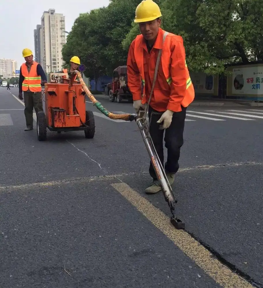 Road Machinary Crack Filler Concrete Expansion Joint Filler Asphalt Crack Filling Equipment Road Sealing Machines