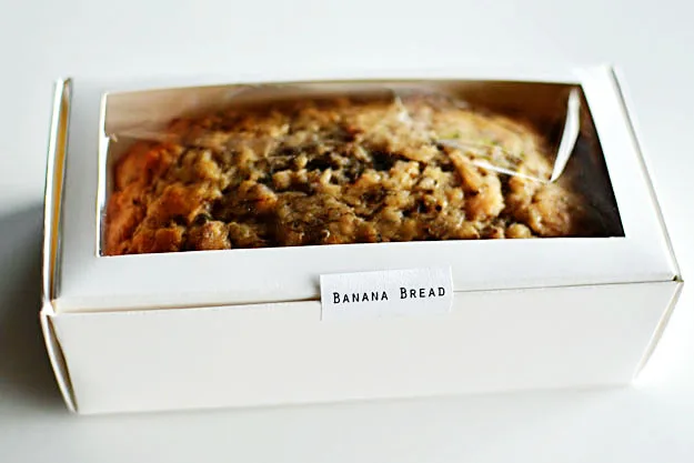 Banana bread mini loaf favors packaging