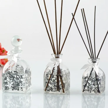 Wholesale cheap Hot selling custom empty reed diffuser glass bottle with cork daily use