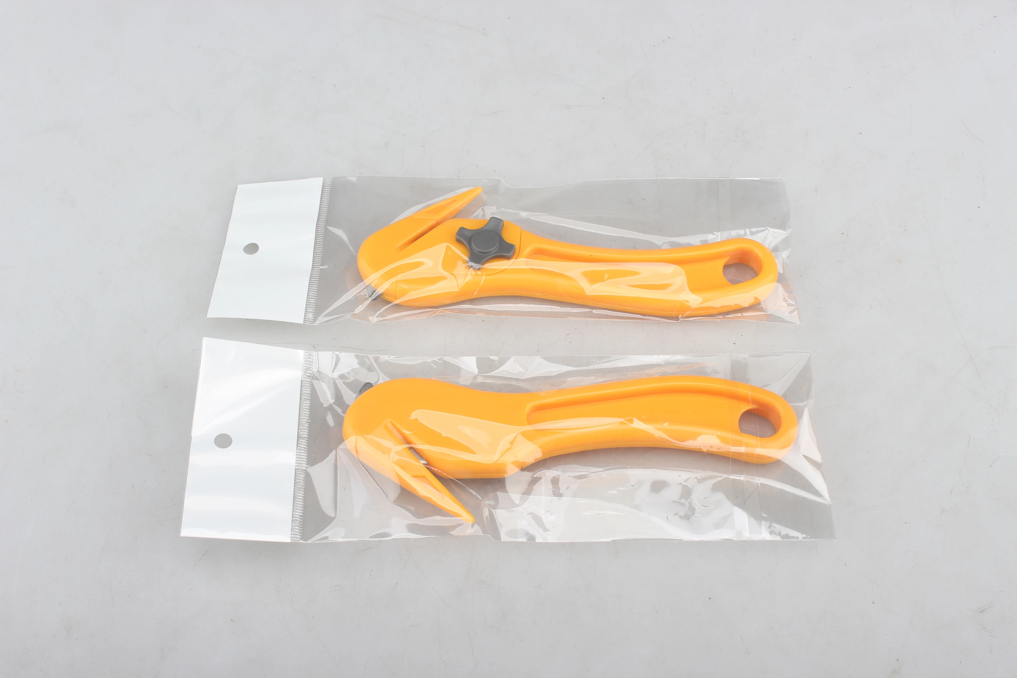 Cutting-off handy box film cutter knife