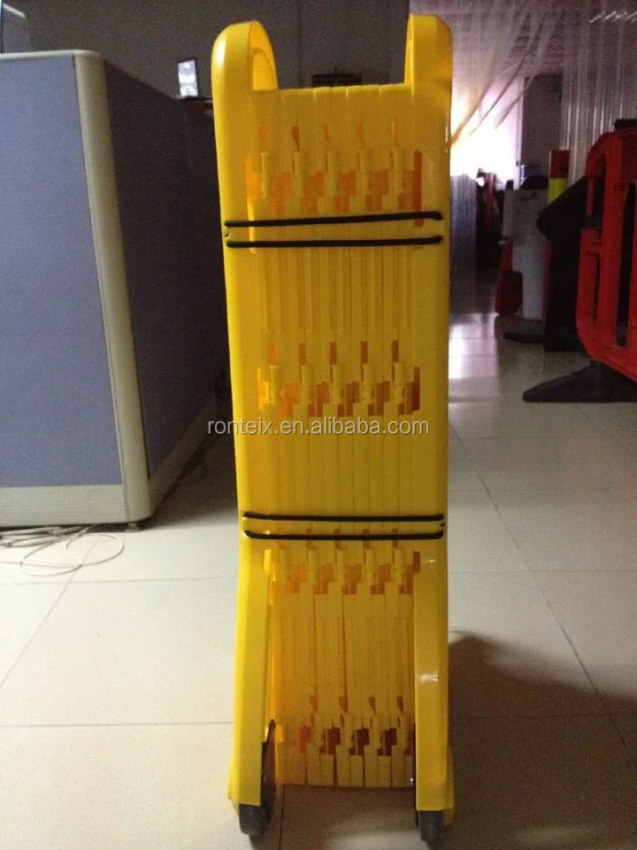 Plastic Portable Road Safety Barrier Retractable Guardrail