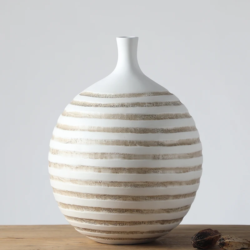 Wholesale modern line carved Ball shape matt small resin vase