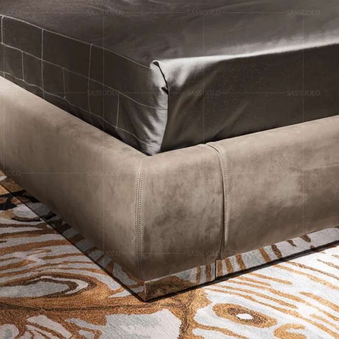 
sassuolo High quality bedroom furniture italian deluxe bed plus bedside table big bed latest postmodern double bed design 