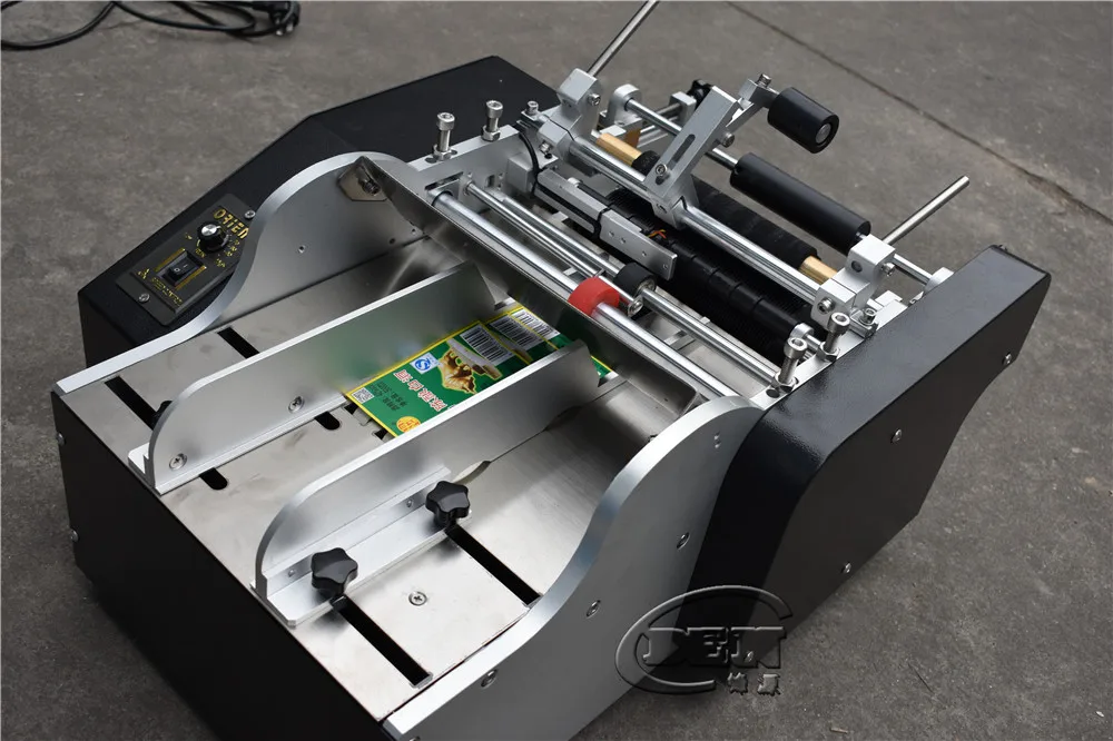 BEN-L114 automatic labeling machine for clothing label making machine