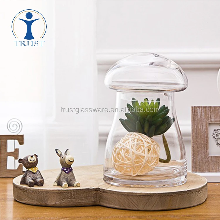 Wholesale Manufacturer Eco-Friendly Food Container Plant Decoration Mushroom Shaped Glass Storage Jar With Lid