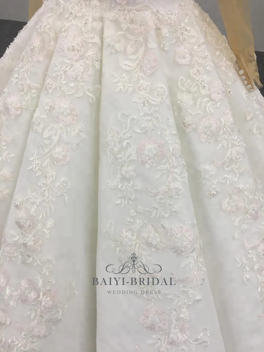 Ivory High Quality Appliqued Long Sleeves  Wedding Dress Ball Bridal Gown