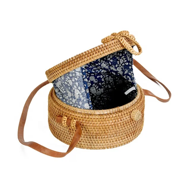 Ecofriendly Hot Summer Handmade Beach Bag  Women Fashion Bali Bohemian Beach  Circle Handbag Woven  Round Mini Rattan Straw Bag