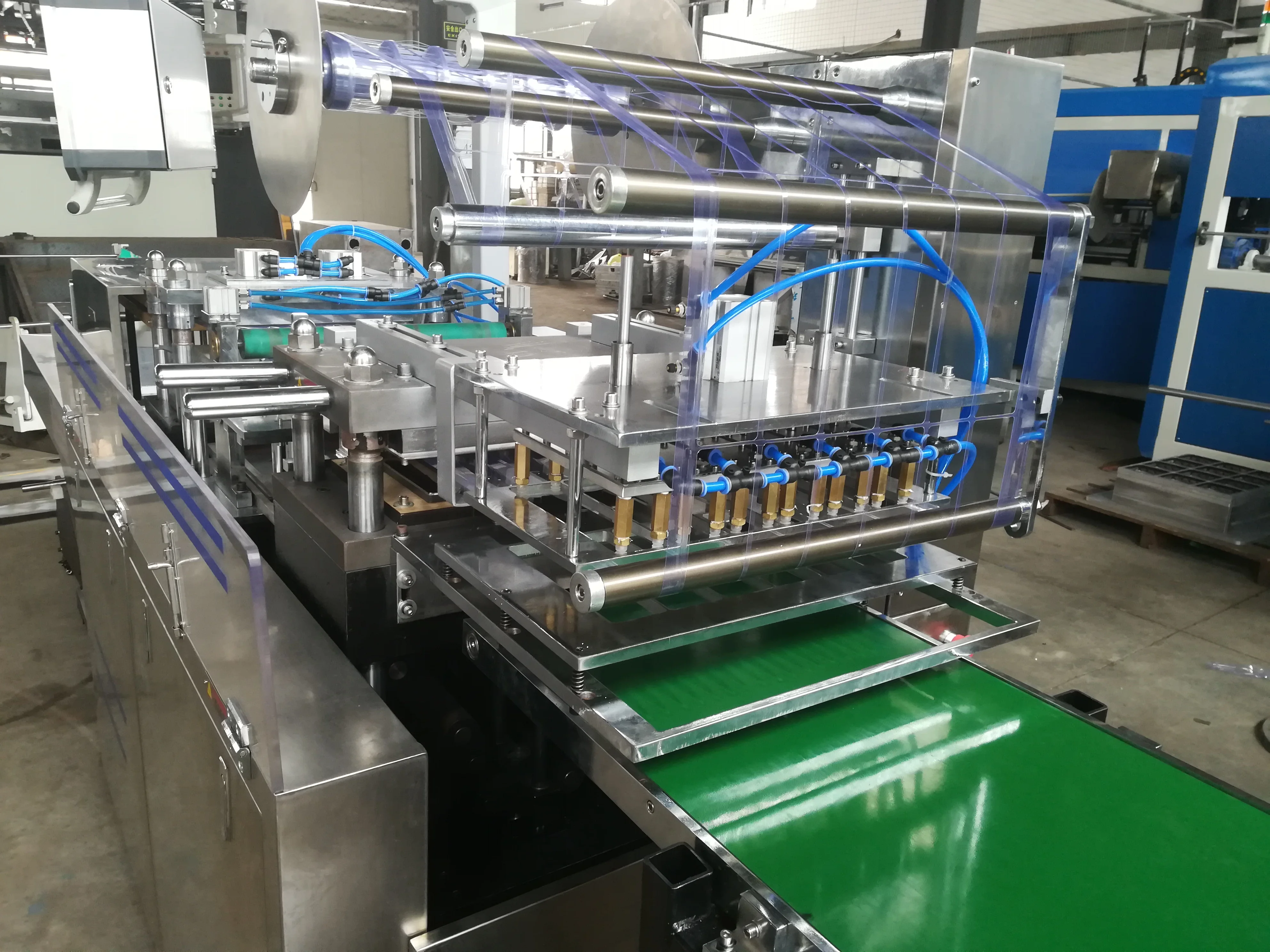 
Mini Automatic Positve And 3-Position plastic thermoforming machine for boxes 