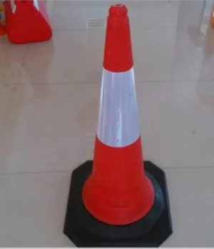 Middle East standard low price plastic traffic cone road cone with black rubber base
