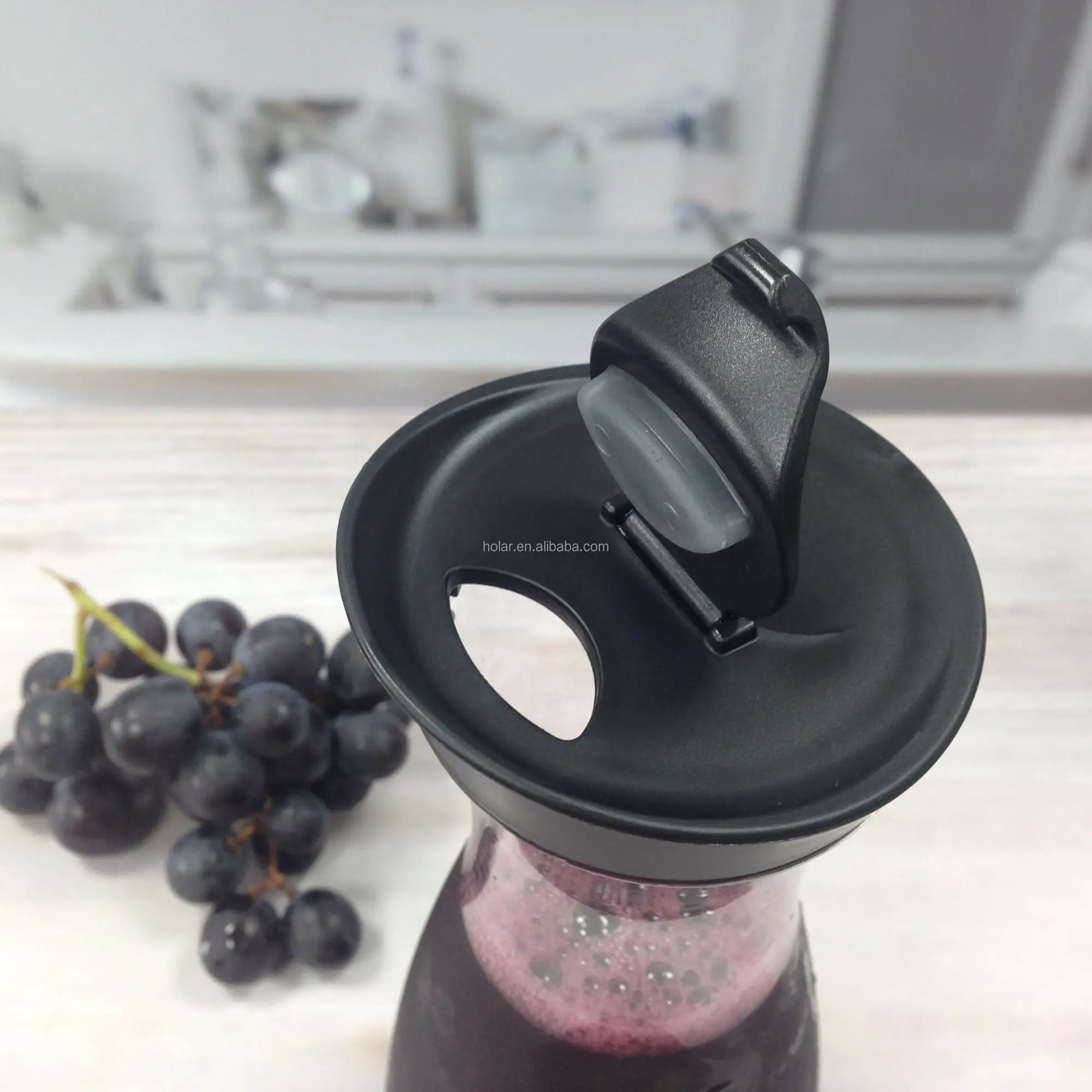 [Holar] Taiwan Made Clear Plastic Fruit Juice Bottle with Modern Black Lid