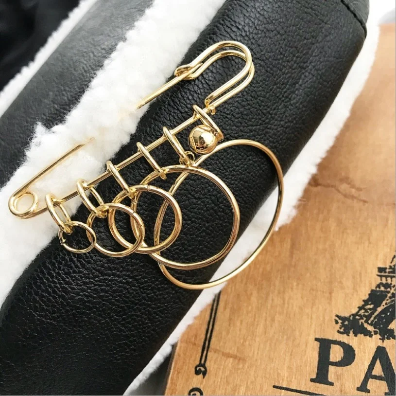 
Promotion custom gold plated alloy hoop vintage brooch 