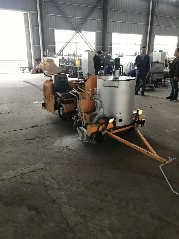 Маркировочная машина для нанесения краски на дорожную линию