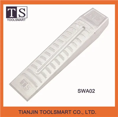 Wood battle steel forged axe head