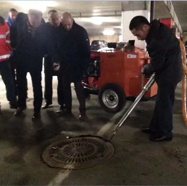 top sale asphalt crack sealing and spraying machine,road crack sealing machine,bitumen joint sealant