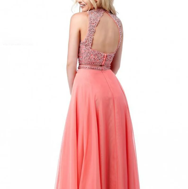 Украшенный бисером лиф с вырезом на спине и шифоновой юбкой длинное платье