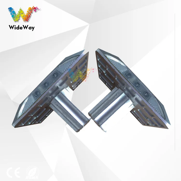 Cat Eye Red LED Solar Road Studs with Foot for Sale