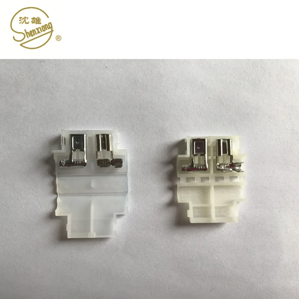 New style middle auto blade fuse holder
