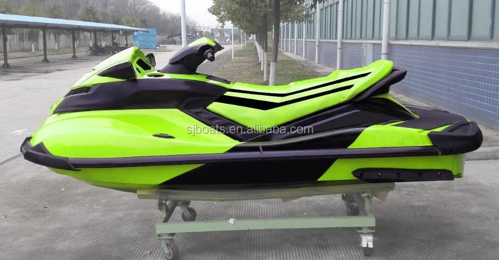 1800cc most powerful 4 stroke watercraft towing inflatable banana boat