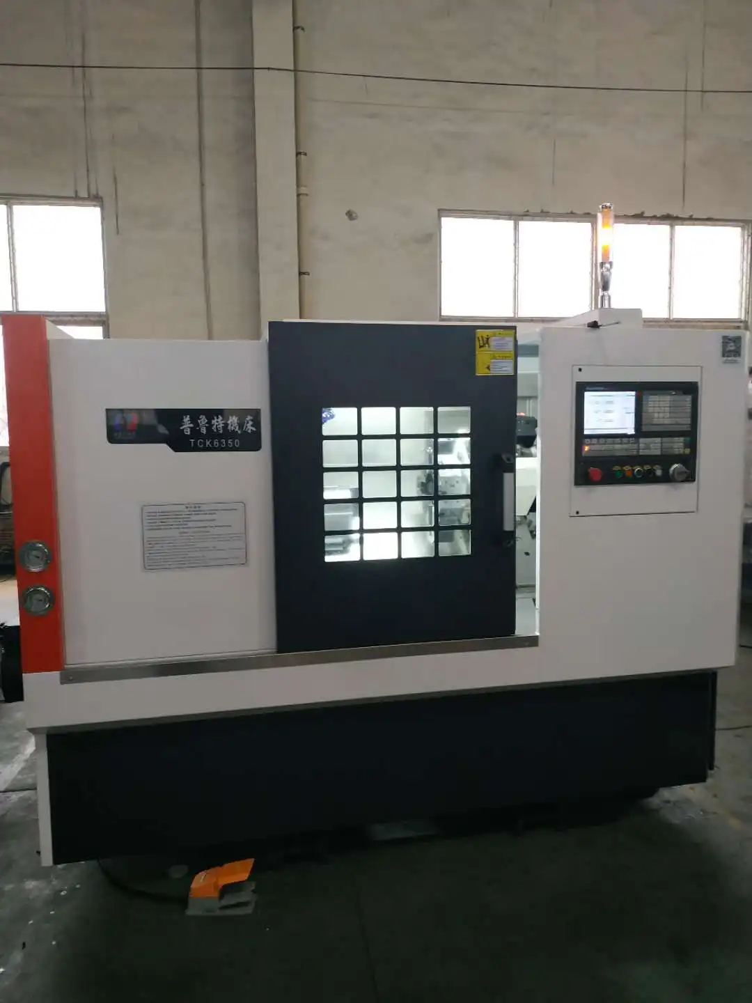 TCK6350  SLANT BED AND LINEAR GUIDE WAY CNC METAL  LATHE
