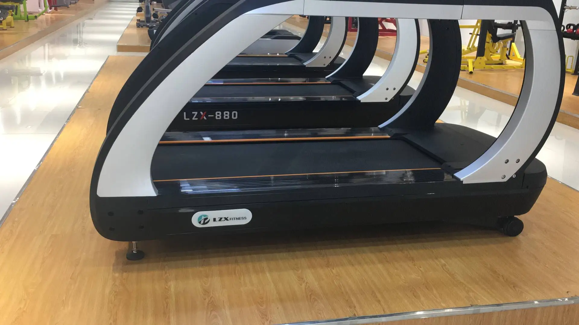 Factory wholesale gym equipment treadmill commercial for club