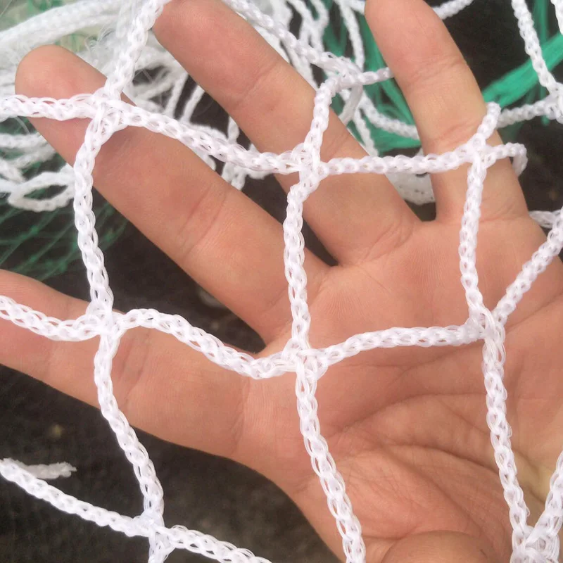 hot sale HDPE knotless sports netting /white soccer football net made in china